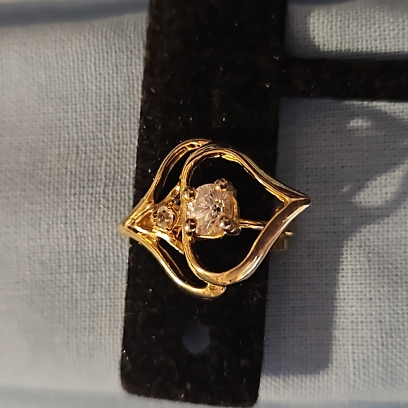 Vintage Gold Clip on Earrings - Picture 2 of 3